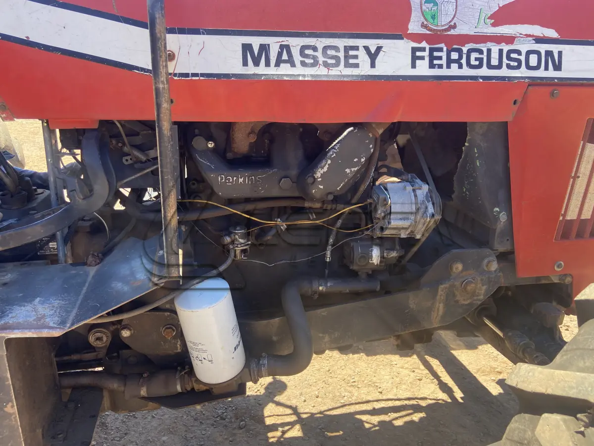 LOTE 015 - TRATOR MASSEY FERGUSON 283, DIESEL, ANO/MODELO 2008