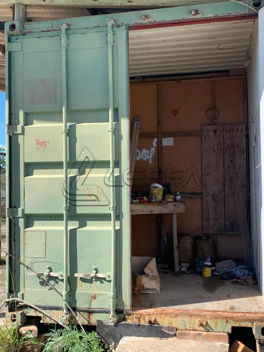 LOTE 003 - UM CONTAINER DE 12 METROS