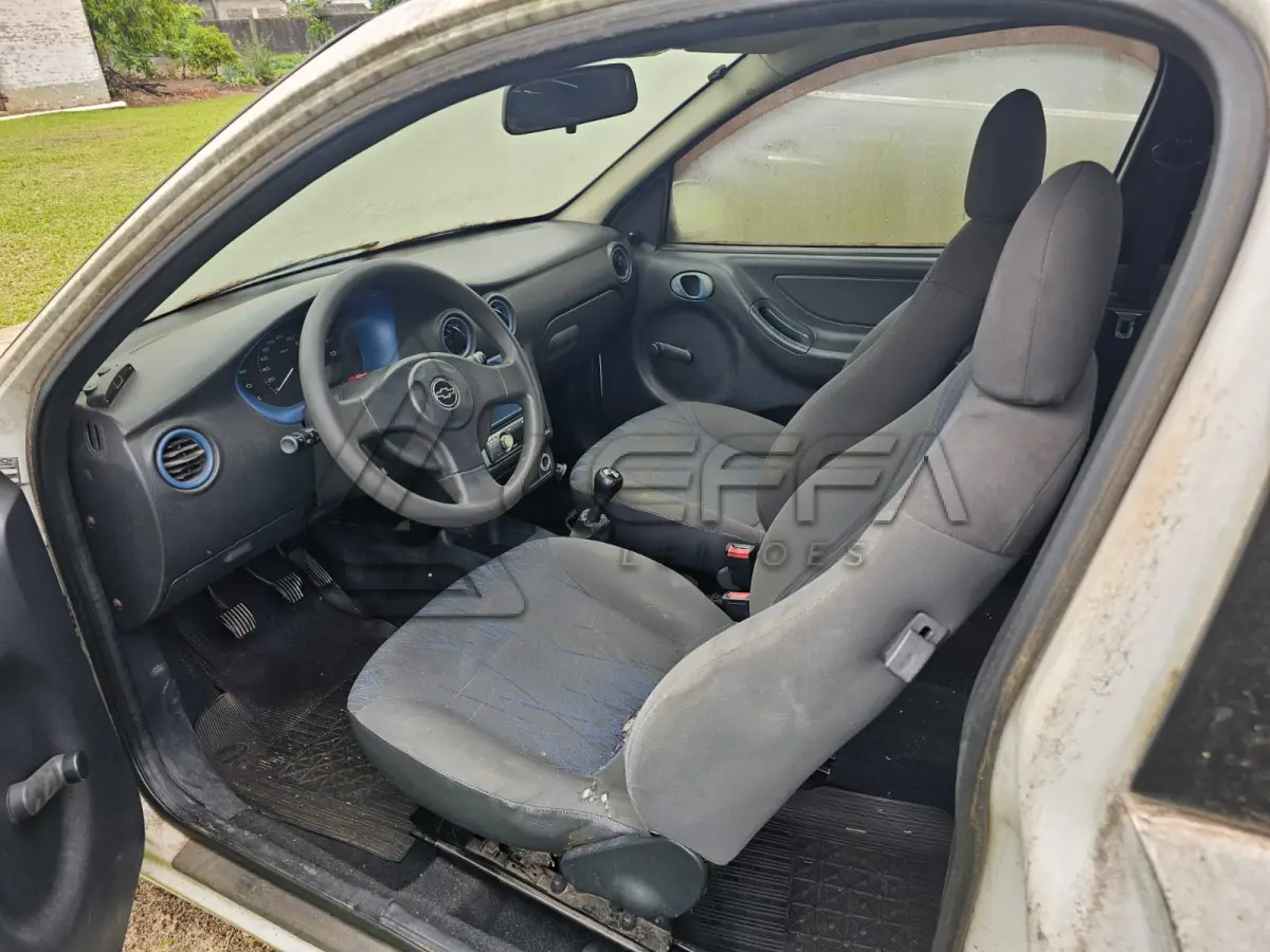 LOTE 001 - GM/CELTA 3 PORTAS, PLACAS MGI-3580, ANO/MODELO 2003/2004, COR BRANCA, RENAVAM 818303484.