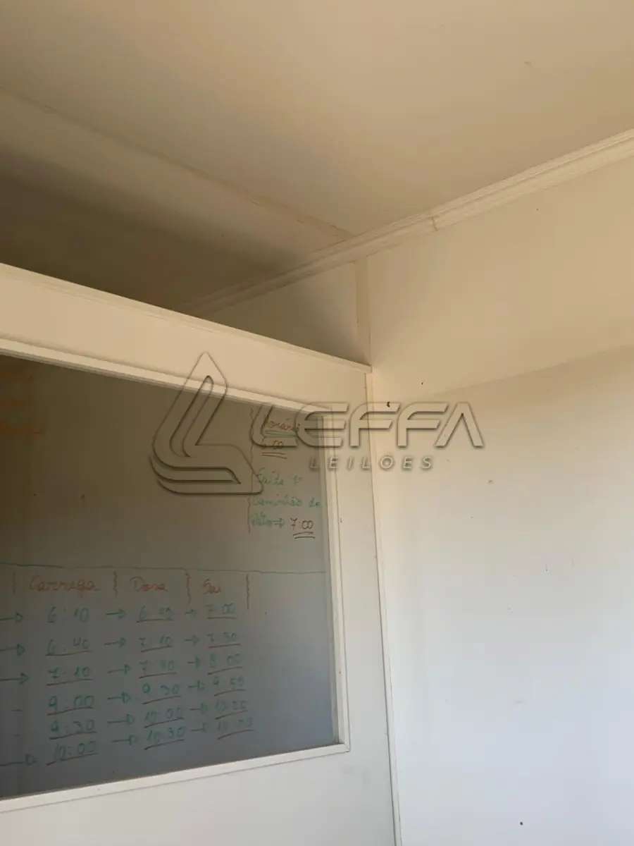 LOTE 003 - UM CONTAINER DE 12 METROS