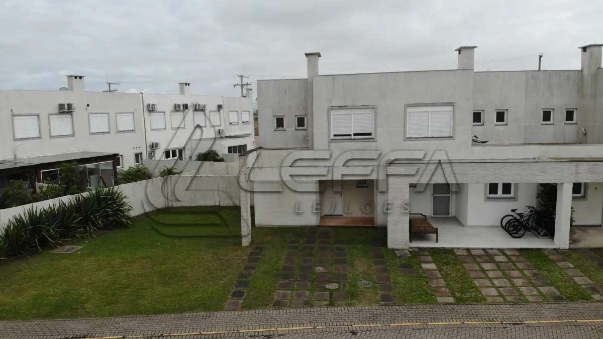 LOTE 001 - UMA CASA DE Nº 08 (OITO) DA QUADRA Nº 06 (SEIS) DO CONDOMÍNIO HORIZONTAL DE RESIDÊNCIAS “ATLANTIS” (PATEO MARBELLA) NO MUNICÍPIO DE XANGRI-LÁ/RS