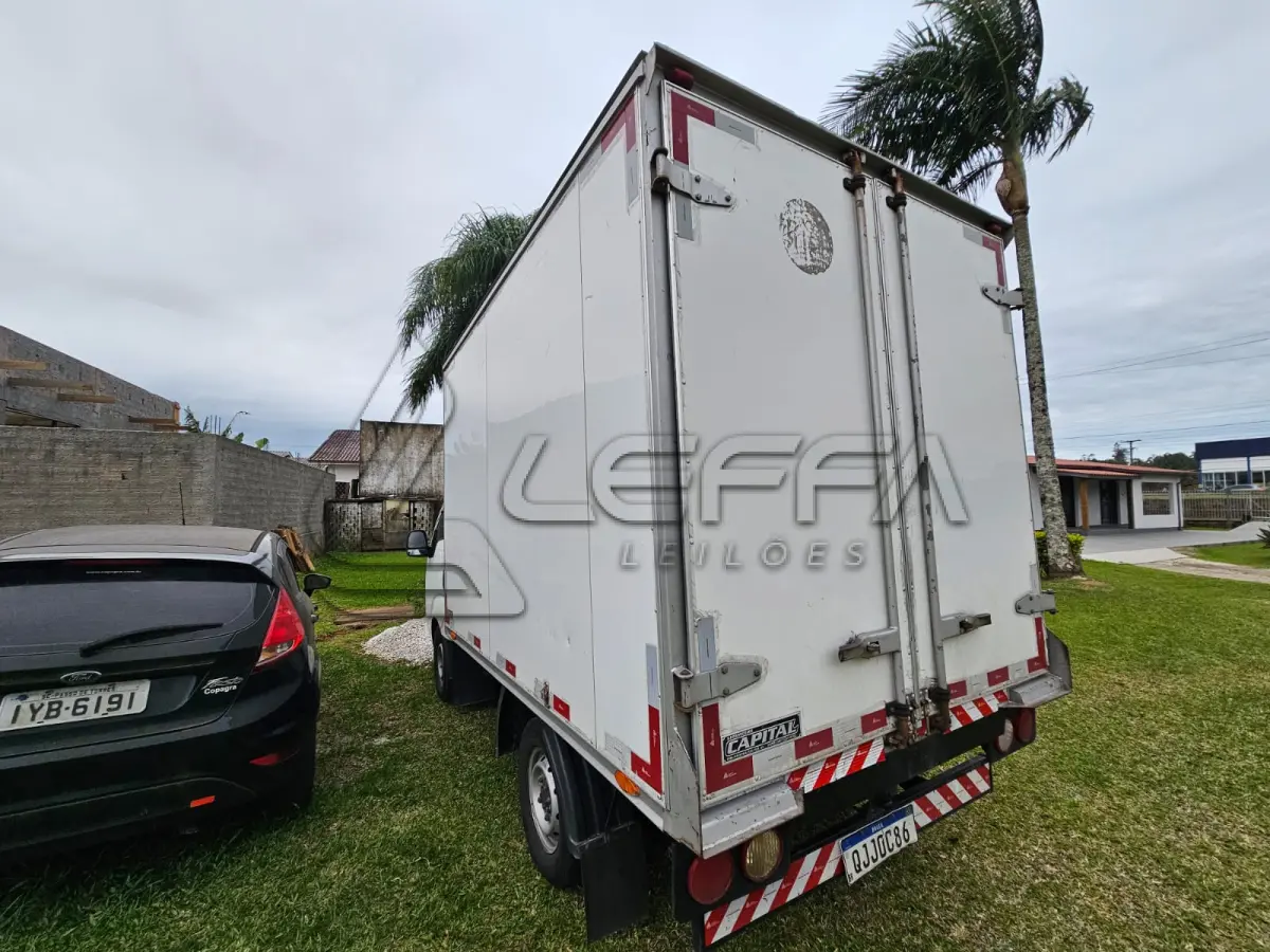 LOTE 001 - Um veículo caminhonete importado marca I/KIA UK2500 HD SC,  carroceria fechada, cor branca, a diesel, ano de fabricação e modelo 2018/2019, placa  QJJ0286 (QJJ0C86)