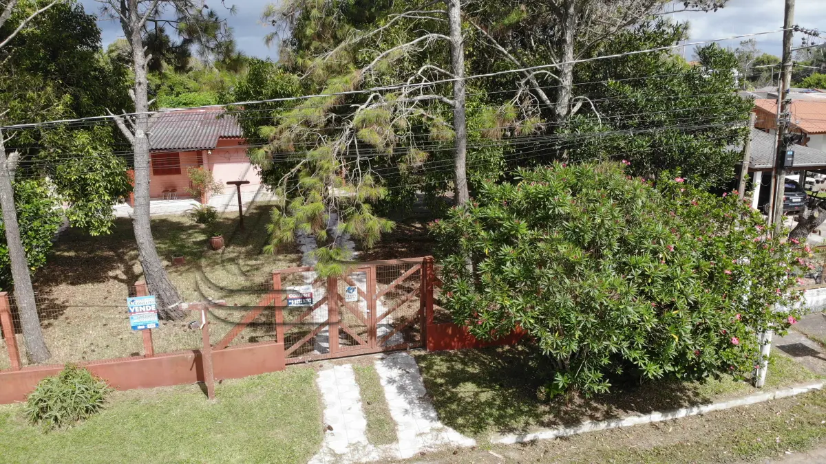 LOTE 002 - Um Imóvel na Rua Eurico Gaspar, em Imbé RS