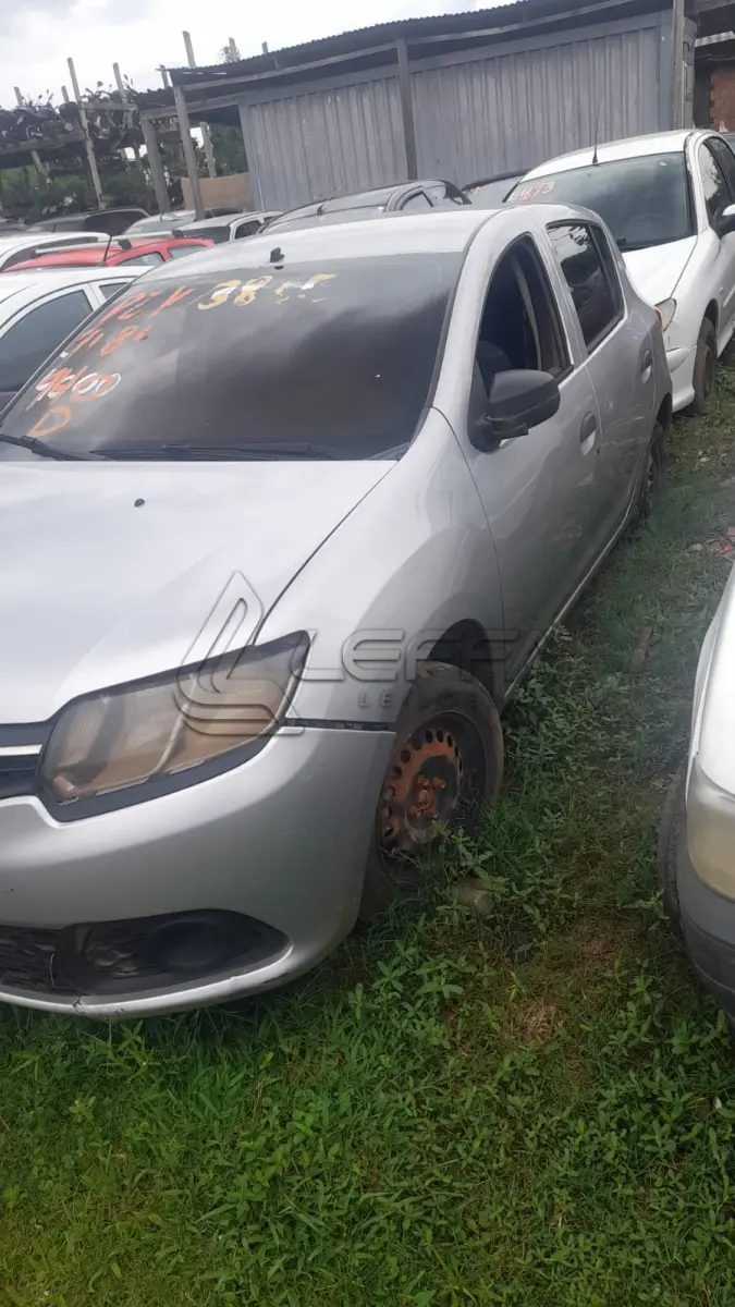 LOTE 002 - UM VEÍCULO RENAULT/SANDERO AUTH 10, PLACAS PZY-9584, ANO/MODELO 2017/2018, COR PRATA, ÁLCOOL/GASOLINA