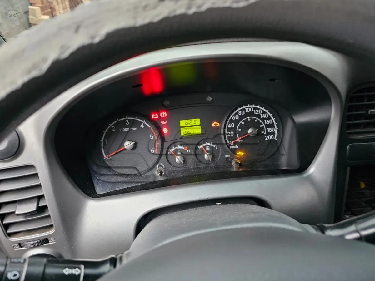 LOTE 002 - Um veículo caminhonete nacional marca HYUNDAI/HR HDB,  carroceria fechada, cor branca, a diesel, ano de fabricação e modelo 2019/2020, placa  RAF7245