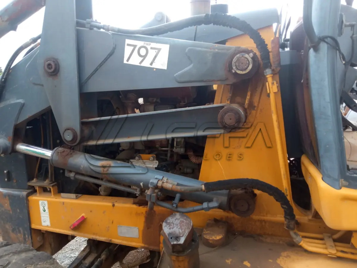 LOTE 024 - RETROESCAVADEIRA XCMG 103 5 HP ANO 2018 MODELO 2019