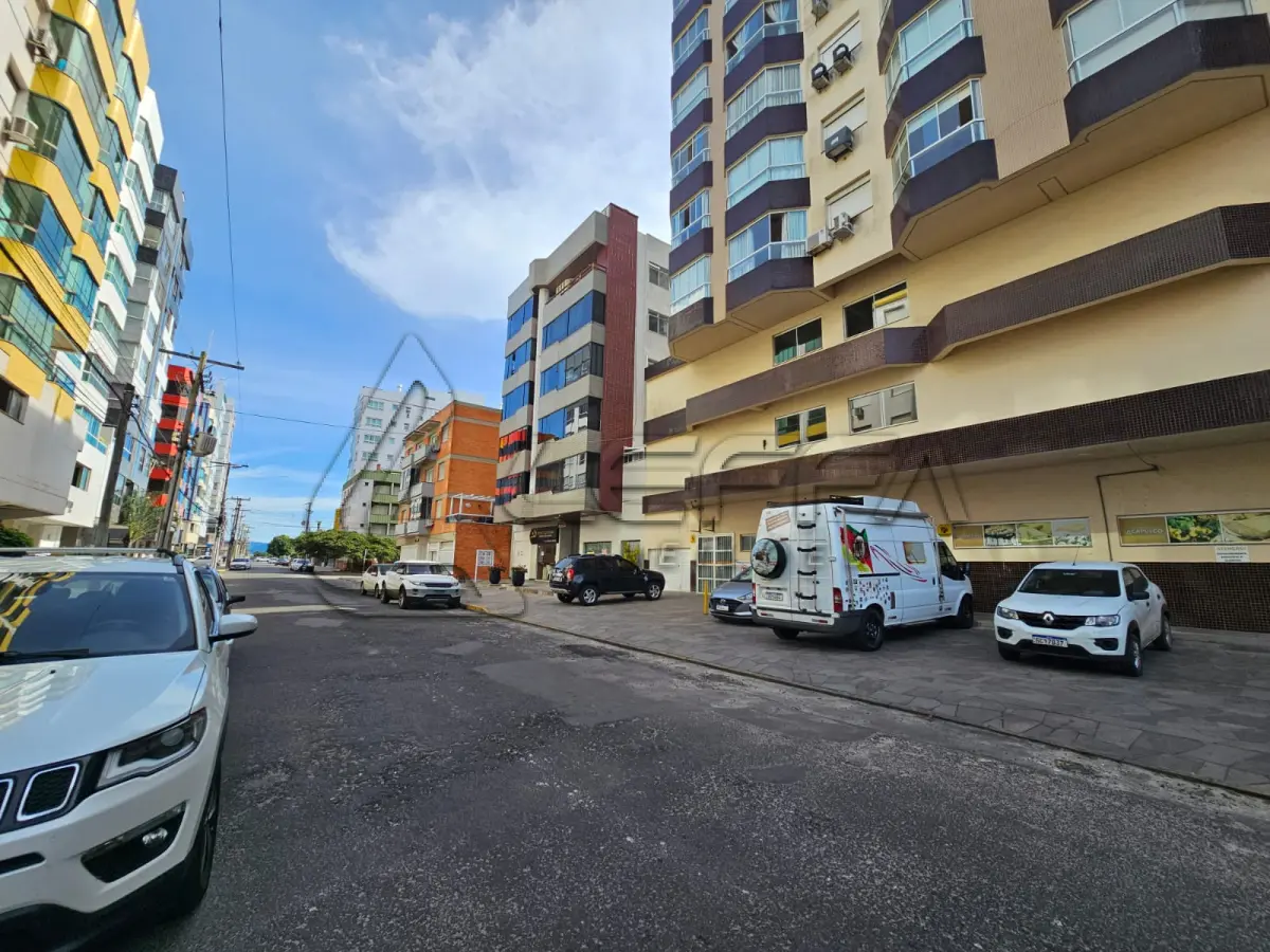 LOTE 001 - UM APARTAMENTO N° 504 (QUINHENTOS E QUATRO), do Edifício Comercial e Residencial TUIANE, situado na Rua 4 (quatro), n° 1143, na Praia ZONA NOVA DE CAPÃO DA CANOA, neste Município de CAPÃO DA CANOA/RS