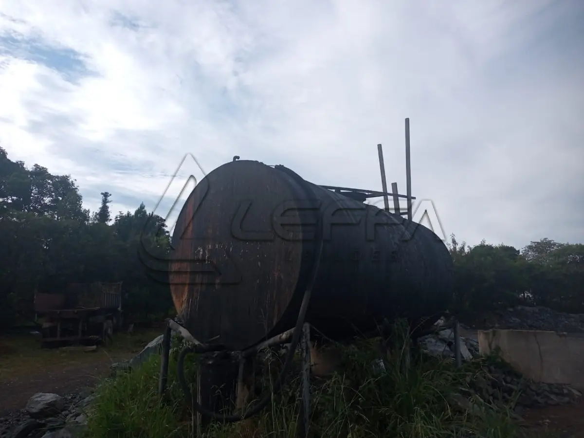LOTE 038 - TANQUE DE INOX COM CAPACIDADE DE VINTE MIL LITROS
