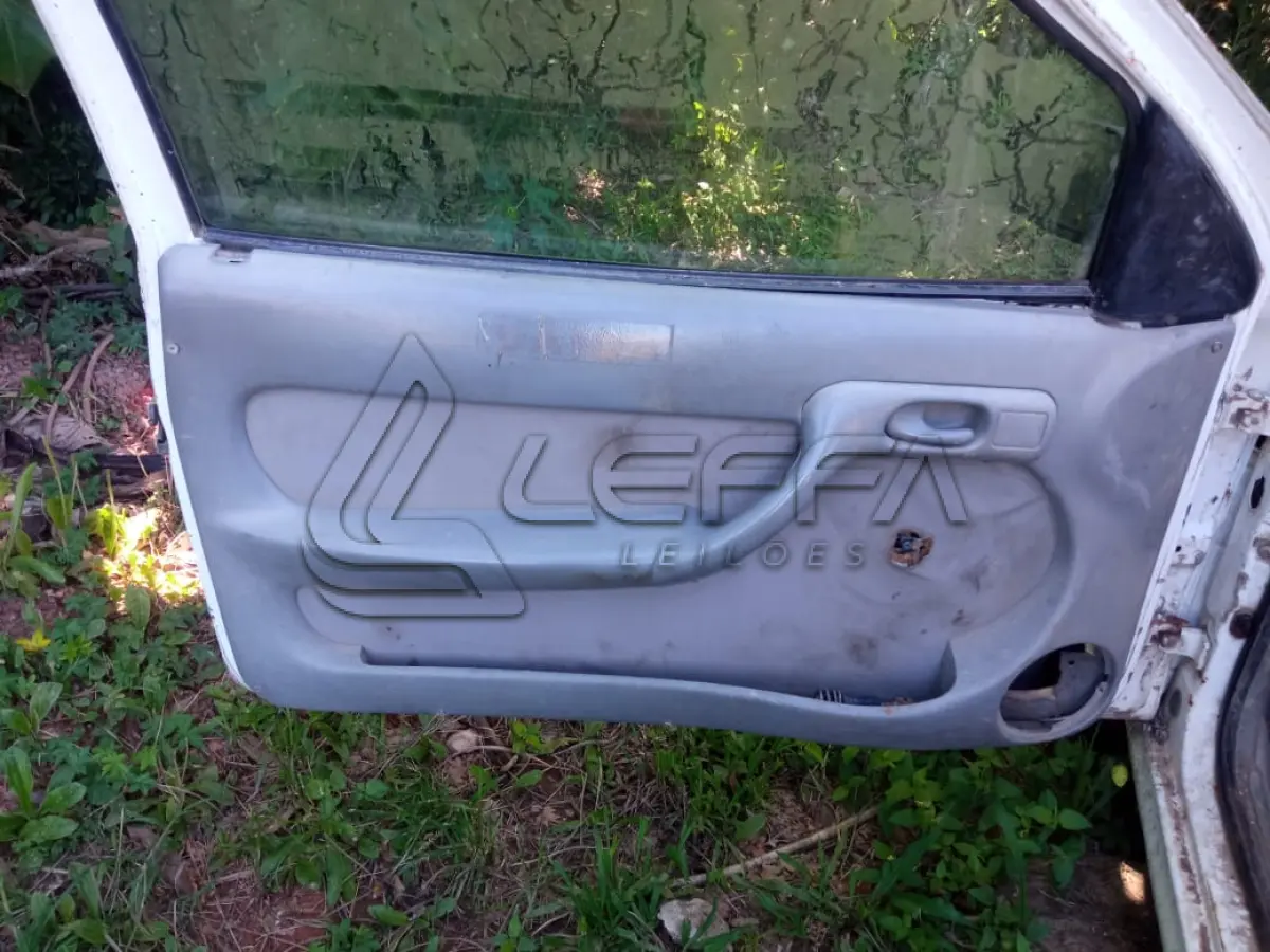 LOTE 022 - UM VEÍCULO VOLKSWAGEN GOL SPECIAL, ANO E MODELO 2001, PLACAS AJY-8193 