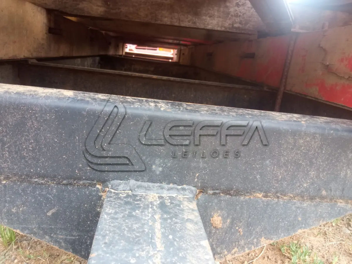 LOTE 026 - CARRETA AGRÍCOLA