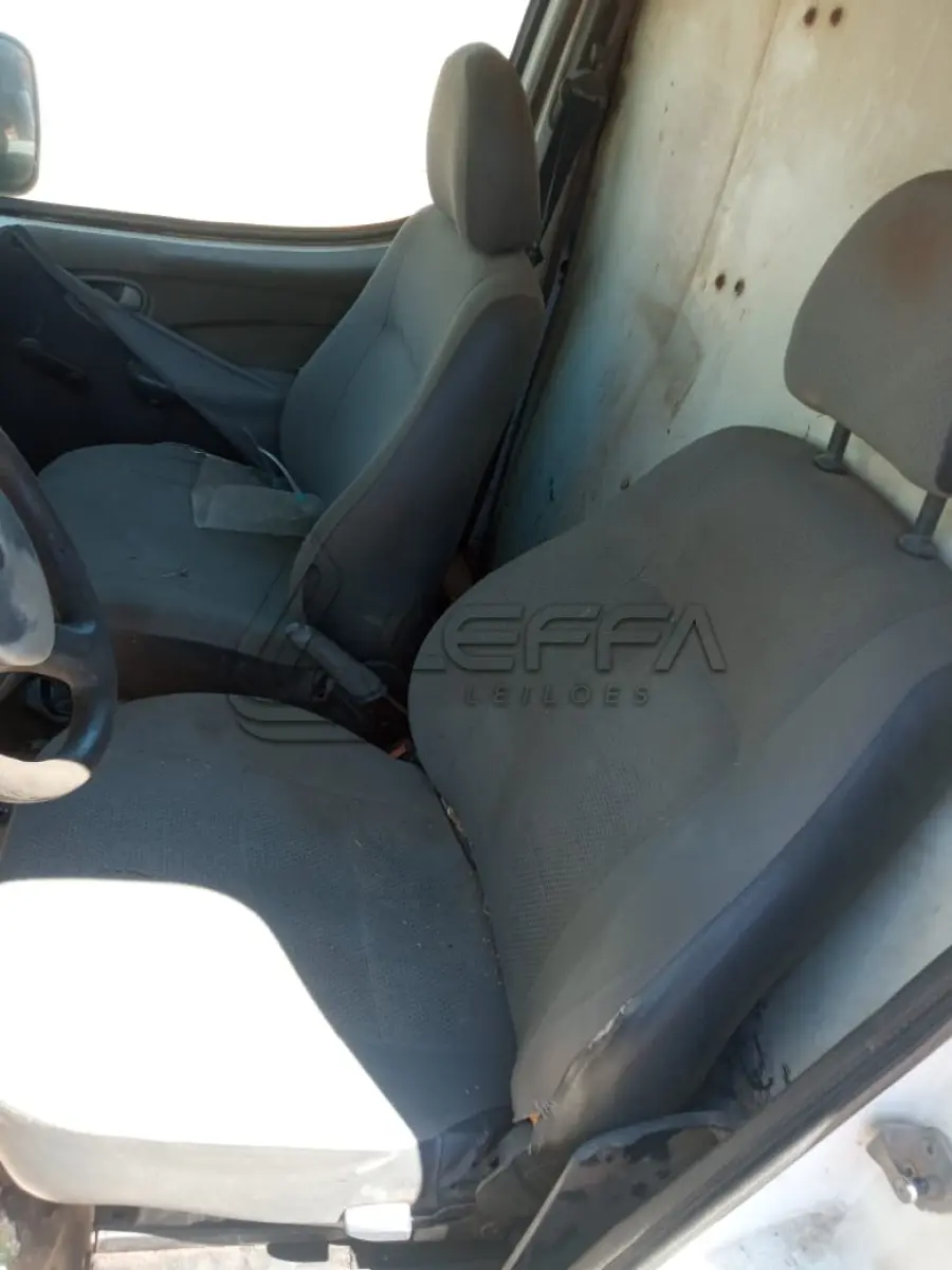 LOTE 016 - UM VEÍCULO FIAT DOBLO, ANO E MODELO 2005, PLACAS-AMU 7891 