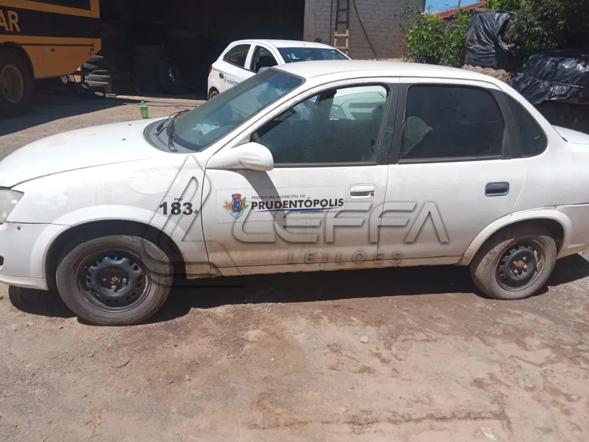 LOTE 008 - UM VEÍCULO GM CORSA CLASSIC, ANO 2014 MODELO 2015, PLACAS AYO-4A92