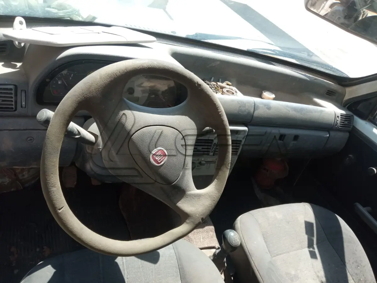 LOTE 009 - UM VEÍCULO FIAT UNO ANO E MODELO 2012, PLACAS AVJ3H15