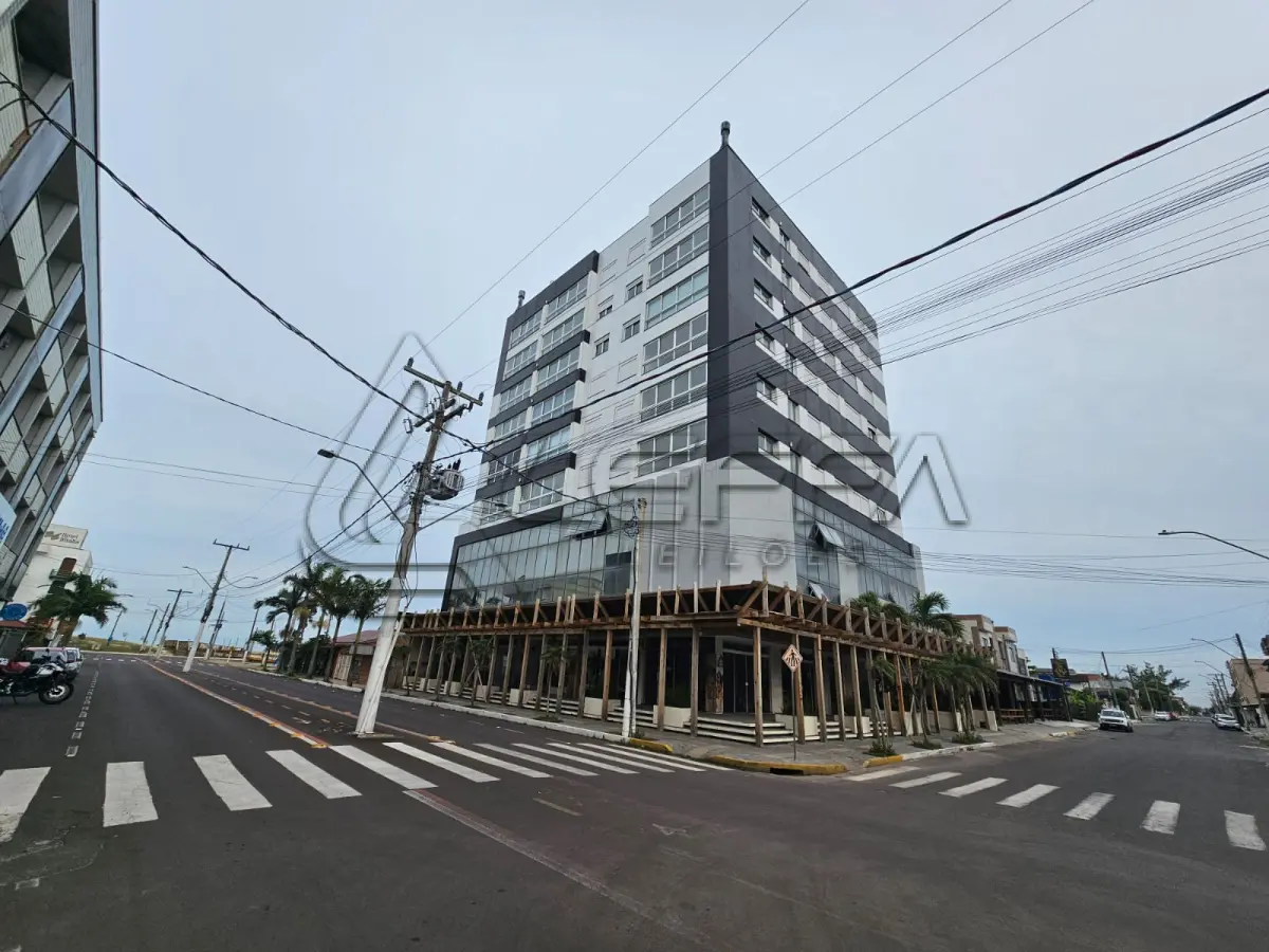 LOTE 001 - UM APARTAMENTO NÚMERO 402 DO ED. RESIDENCIAL E COMERCIAL MIAMI PALACE, E BOX DE GARAGEM NÚMERO 101 DO MESMO EDIFÍCIO