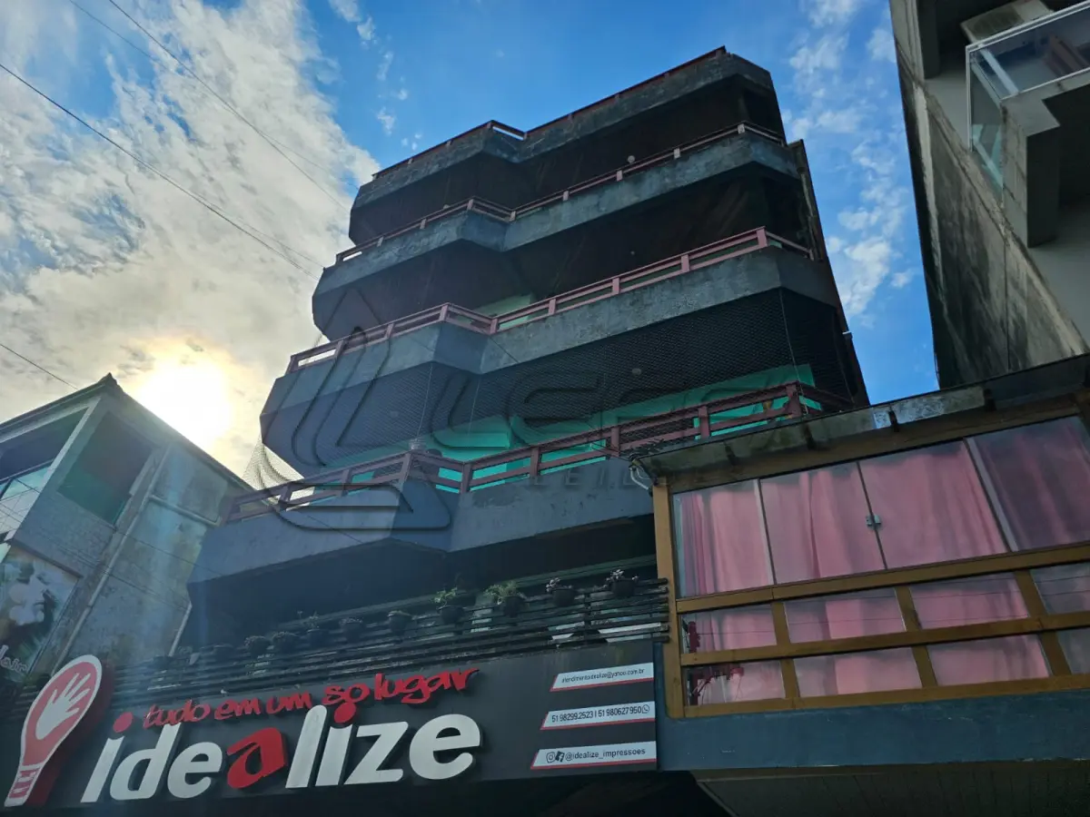 LOTE 001 - DIREITOS POSSESSÓRIOS DE UM APARTAMENTO DE NÚMERO 201, EDIFÍCIO FRANCINE, localizado na Avenida Barão do Rio Branco, 1025, bairro Centro, na cidade de Torres/RS