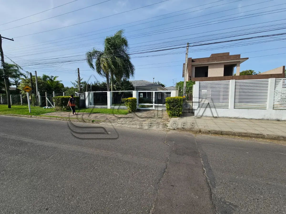 LOTE 001 - DIREITOS POSSESSÓRIOS – UMA CASA RESIDENCIAL, LOCALIZADA NA RUA OLMIRO LIMA, Nº 455, BAIRRO GUARÁ, MUNICÍPIO DE XANGRI-LÁ/RS.