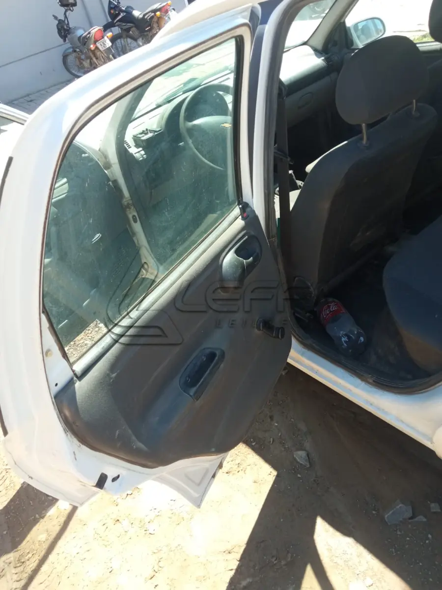 LOTE 006 - UM VEÍCULO GM CORSA CLASSIC, ANO 2014 MODELO 2015, PLACAS AYQ-6429