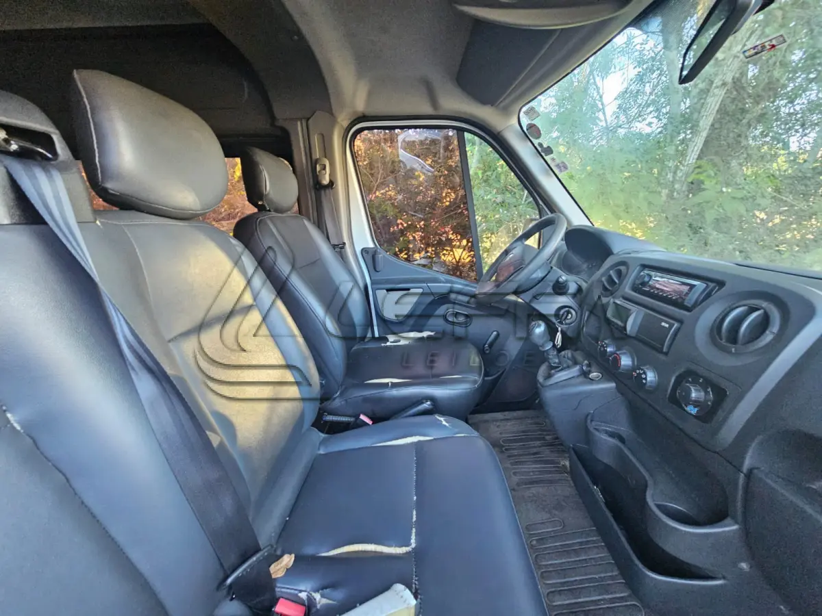 LOTE 001 - RENAULT/MASTER CLASSYVAN Ano/modelo: 2019/2020