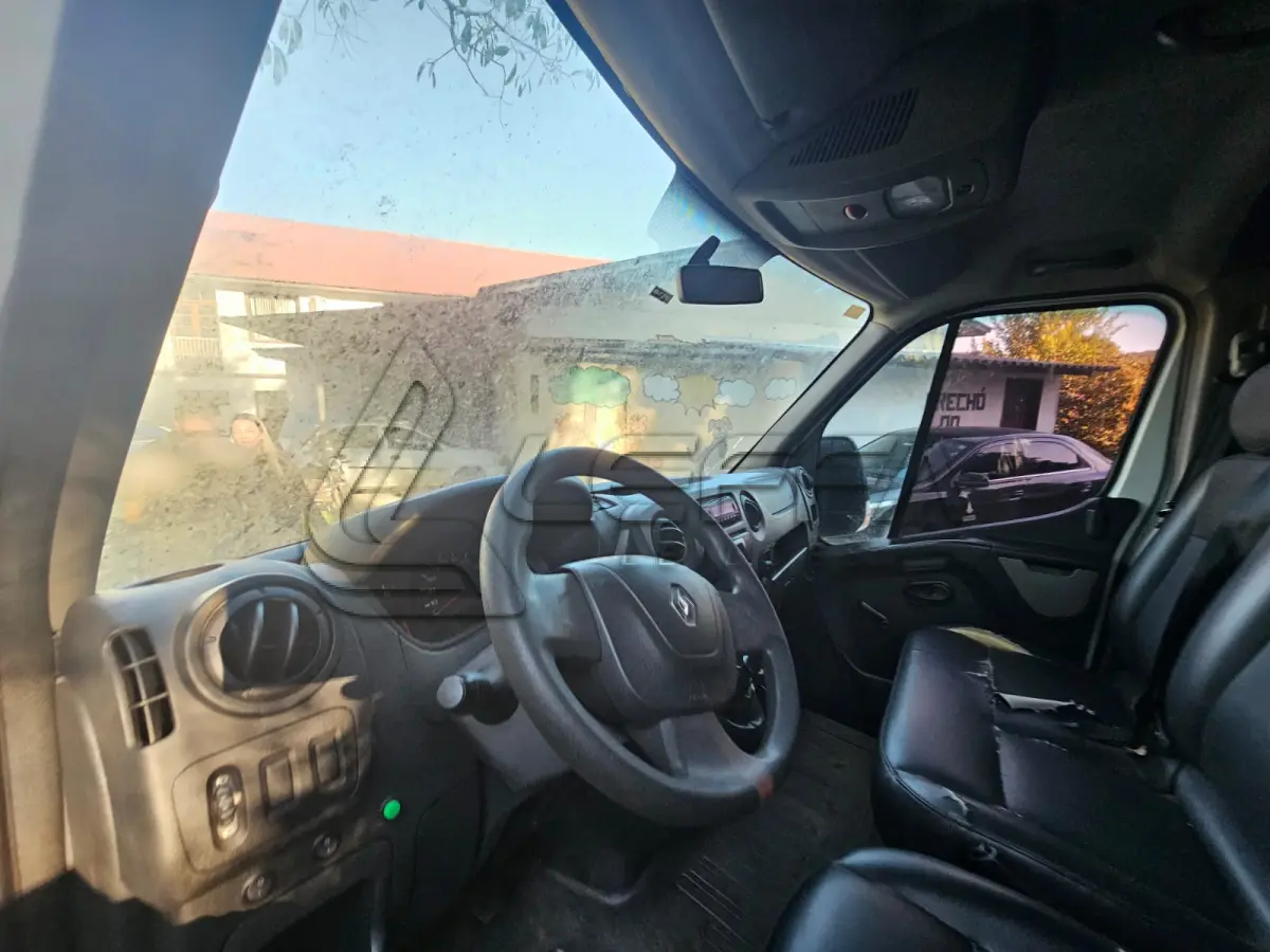 LOTE 001 - RENAULT/MASTER CLASSYVAN Ano/modelo: 2019/2020