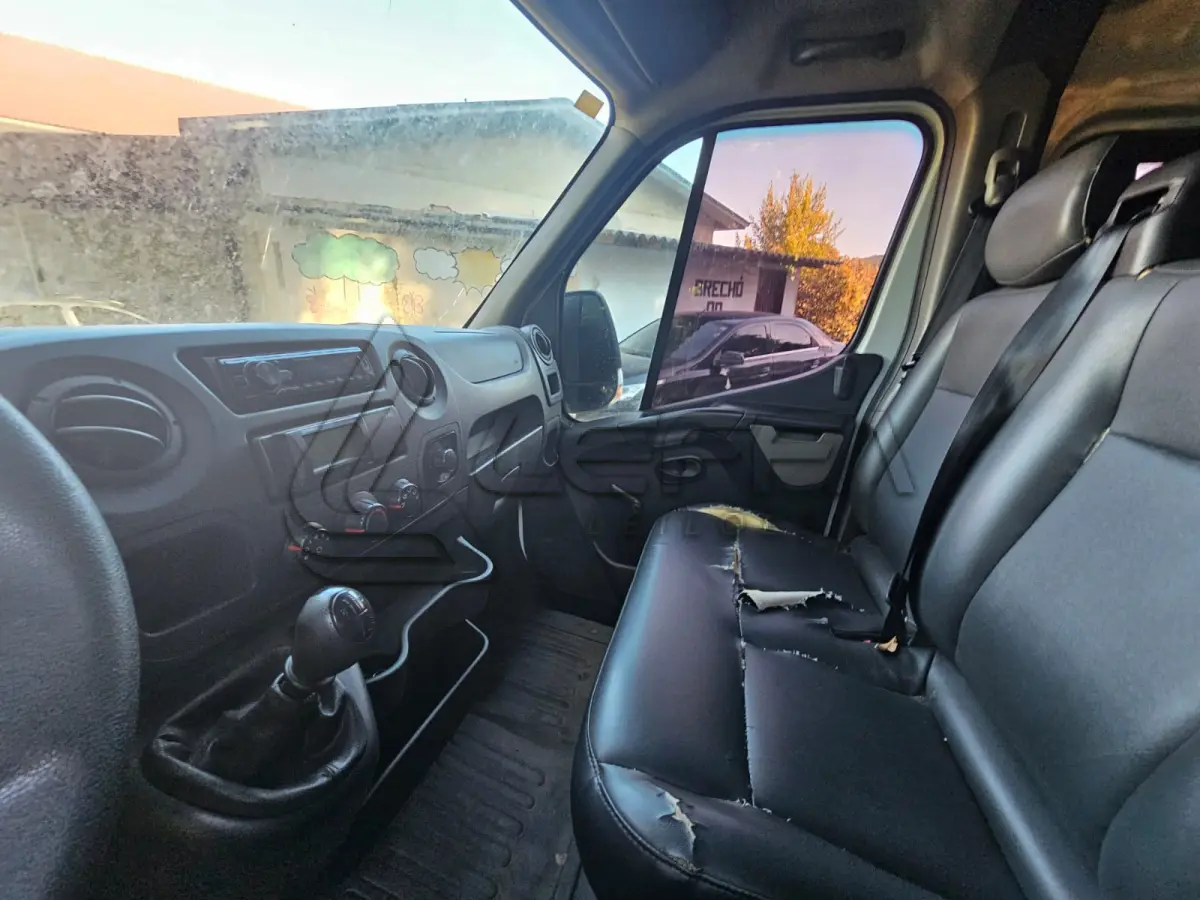 LOTE 001 - RENAULT/MASTER CLASSYVAN Ano/modelo: 2019/2020