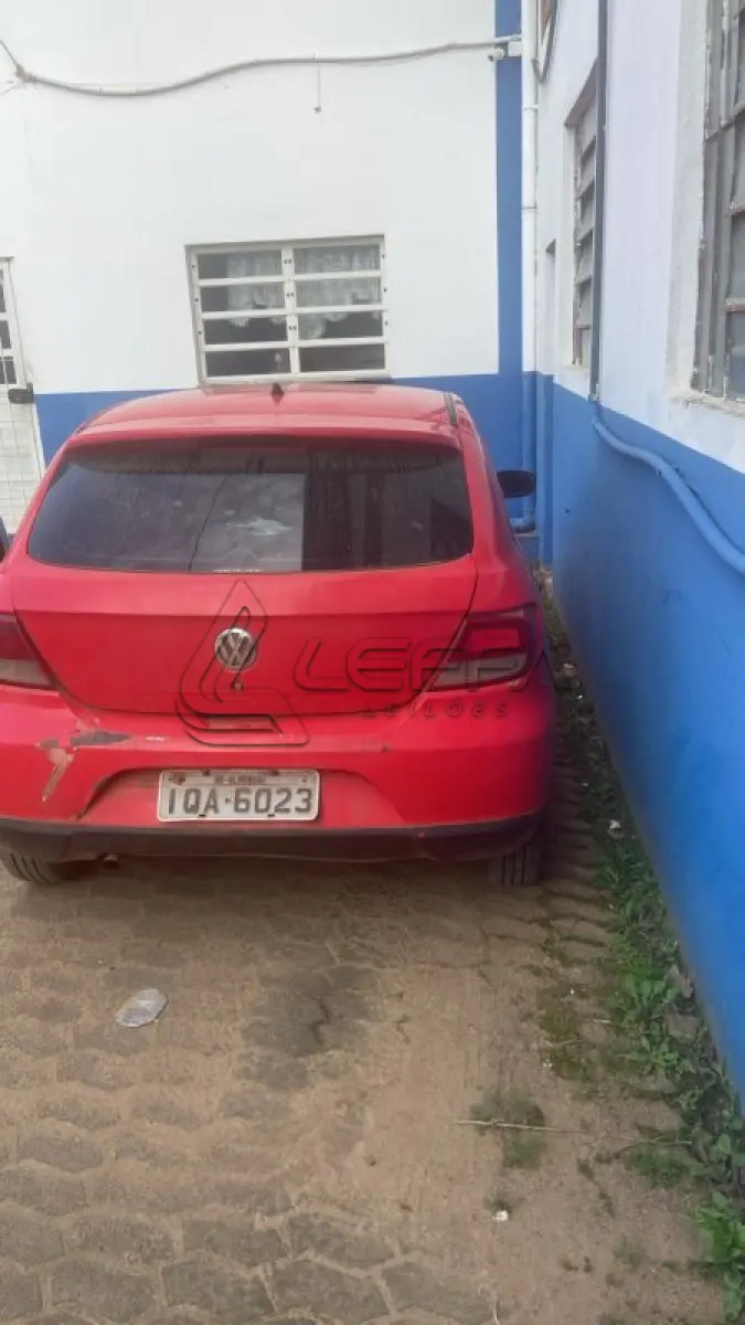 LOTE 002 - UM VEÍCULO VW/GOL 1.0, COR VERMELHA, PLACAS IQA6023, ANO/MODELO 2009/2010, RENAVAM 00158435249