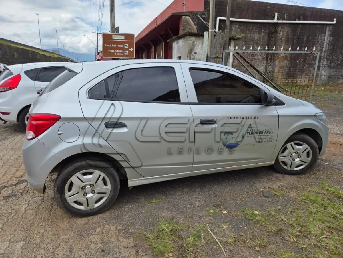 LOTE 002 - UM VEÍCULO GM ONIX 1.0 JOYE ANO E MODELO 2018,PLACAS IYW-5809