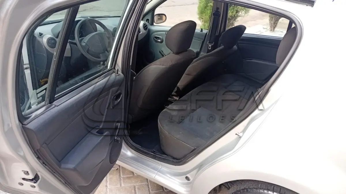 LOTE 002 - VEÍCULO RENAULT/SANDERO AUT 10 16V, PLACAS MFR-0C34, ANO 2008, MODELO 2009, COR PRATA, ÁLCOOL/GASOLINA, RENAVAM 971521859, CHASSI 93YBSRORH9J100005