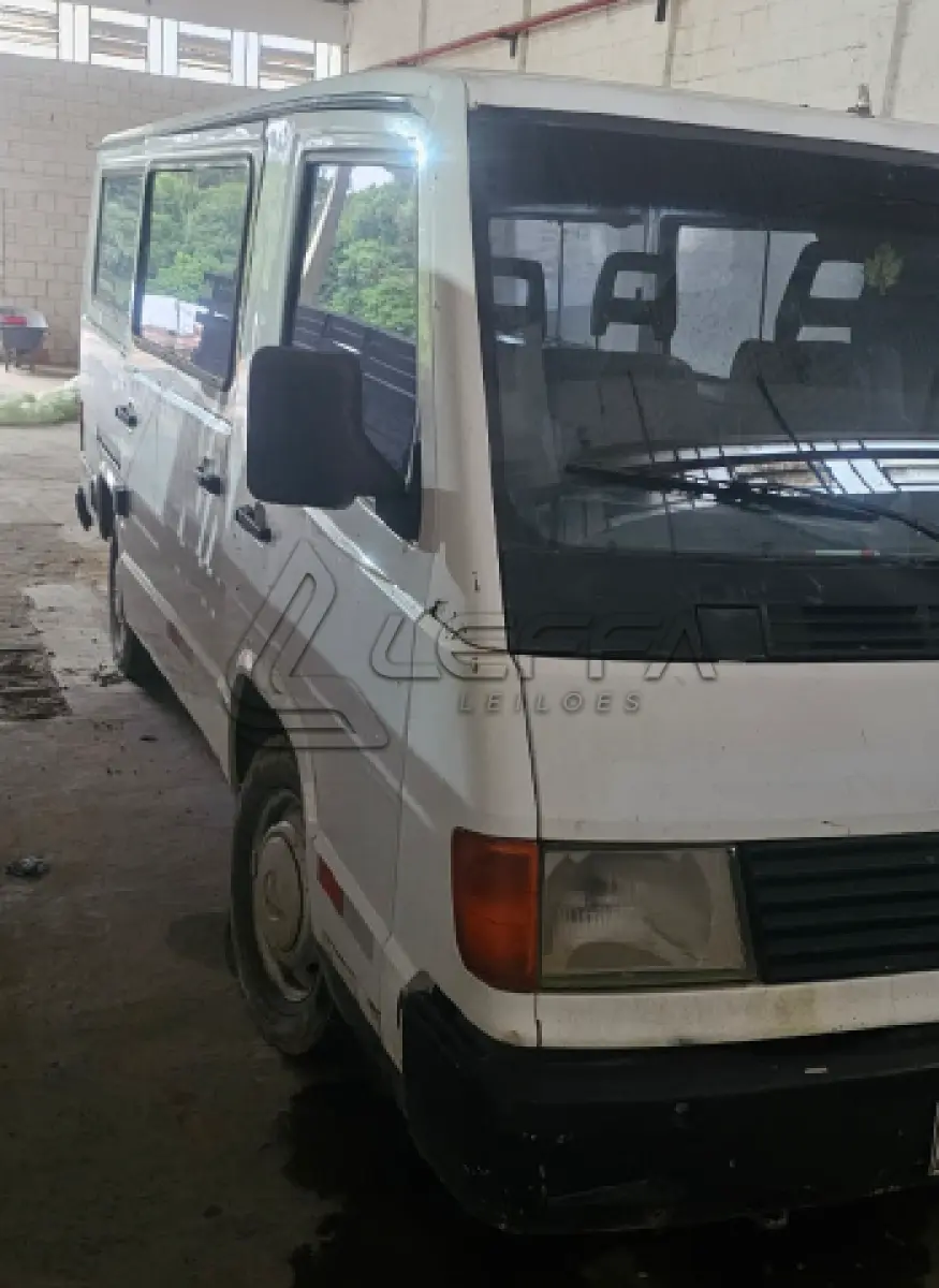 LOTE 001 - IMP/M.BENZ MB 180D, COR BRANCA, PLACAS LXA8H24, ANO/MODELO 1995/1995, RENAVAM 634115880