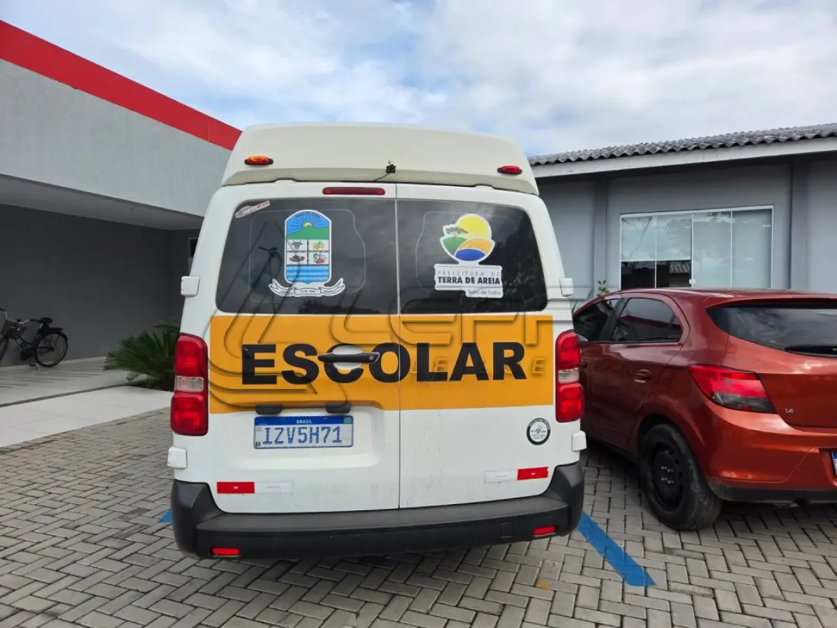 LOTE 001 - UM VEÍCULO PEUGEOT EXPERT EUROLAF ANO E MODELO 2019, PLACAS IZV-5H71