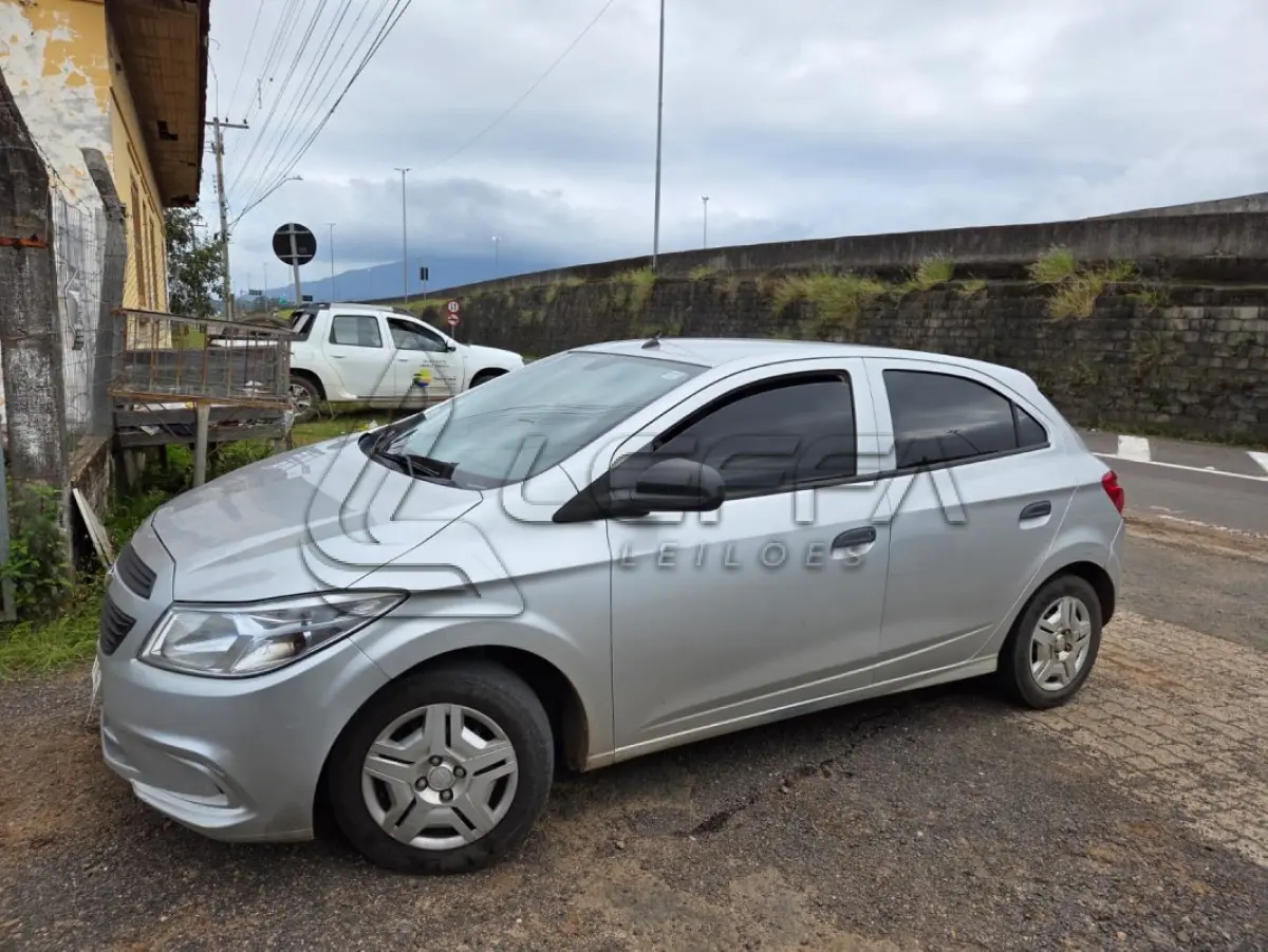 LOTE 002 - UM VEÍCULO GM ONIX 1.0 JOYE ANO E MODELO 2018,PLACAS IYW-5809