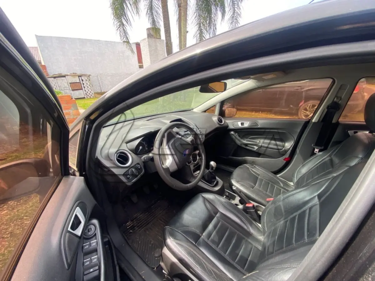 LOTE 001 - UM VEÍCULO FORD/FIESTA 16SEL, COR PRETA, PLACAS IYB6191, ANO/MODELO 2017/2017, RENAVAM 01129754119