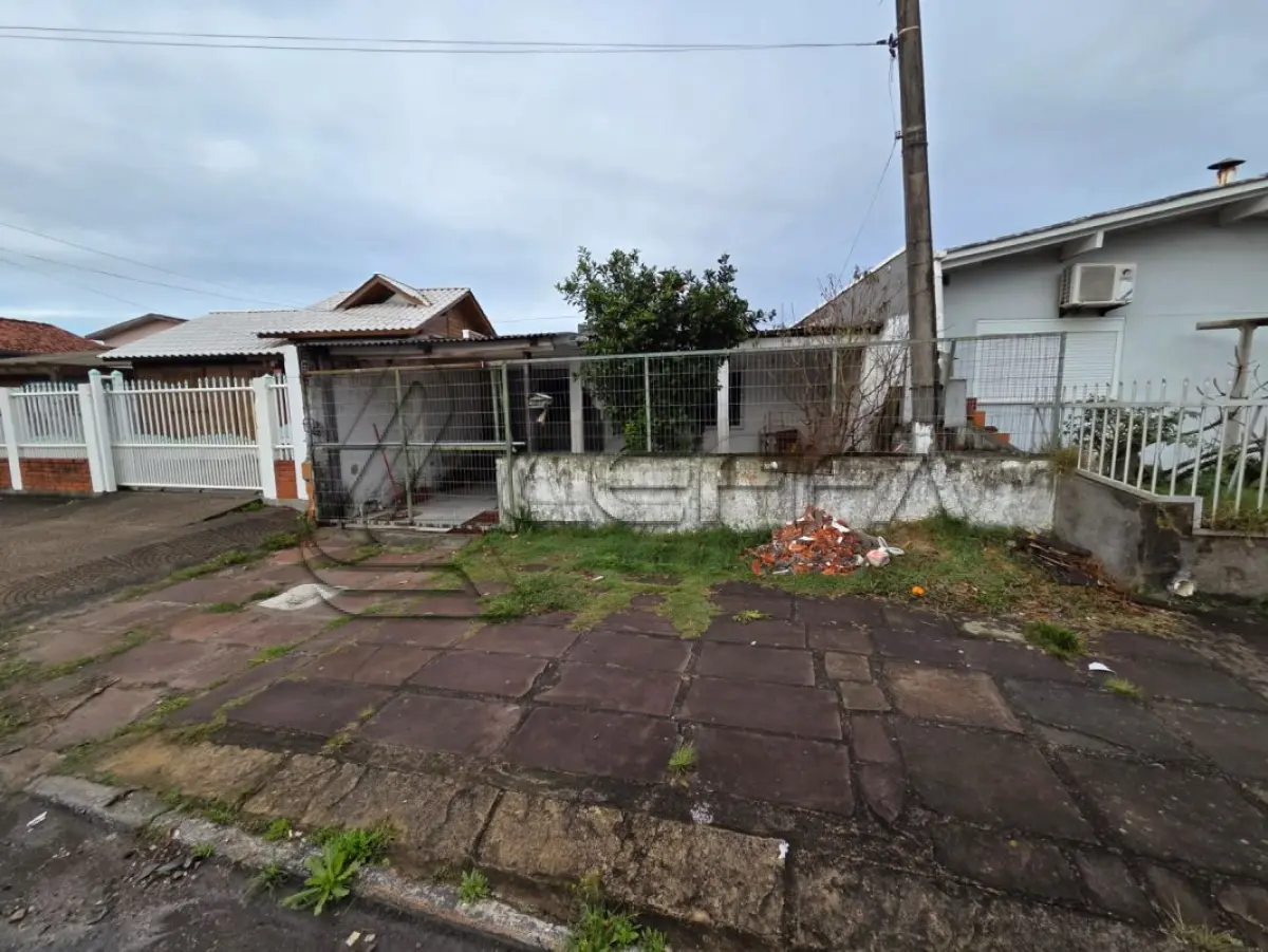 LOTE 001 - Terreno Urbano com benfeitorias, NA RUA VISCONDE DE PELOTAS, 210 em Torre RS