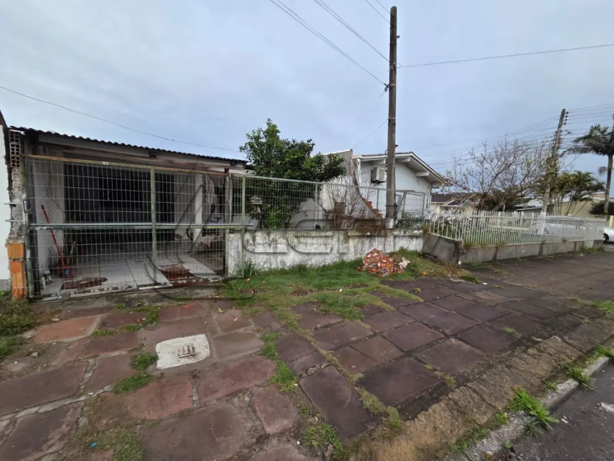 LOTE 001 - Terreno Urbano com benfeitorias, NA RUA VISCONDE DE PELOTAS, 210 em Torre RS