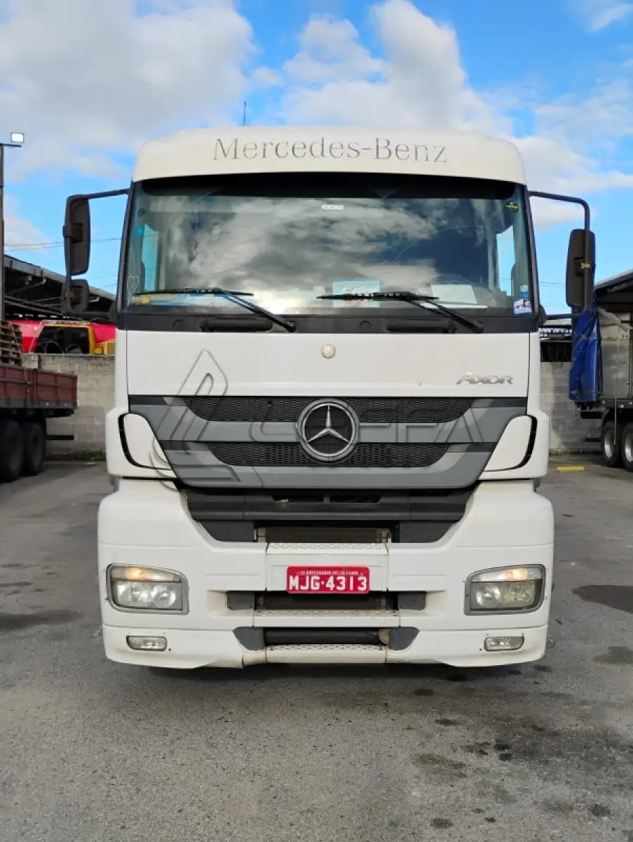LOTE 006 - caminhão trator M.BENZ/AXOR 2036 S