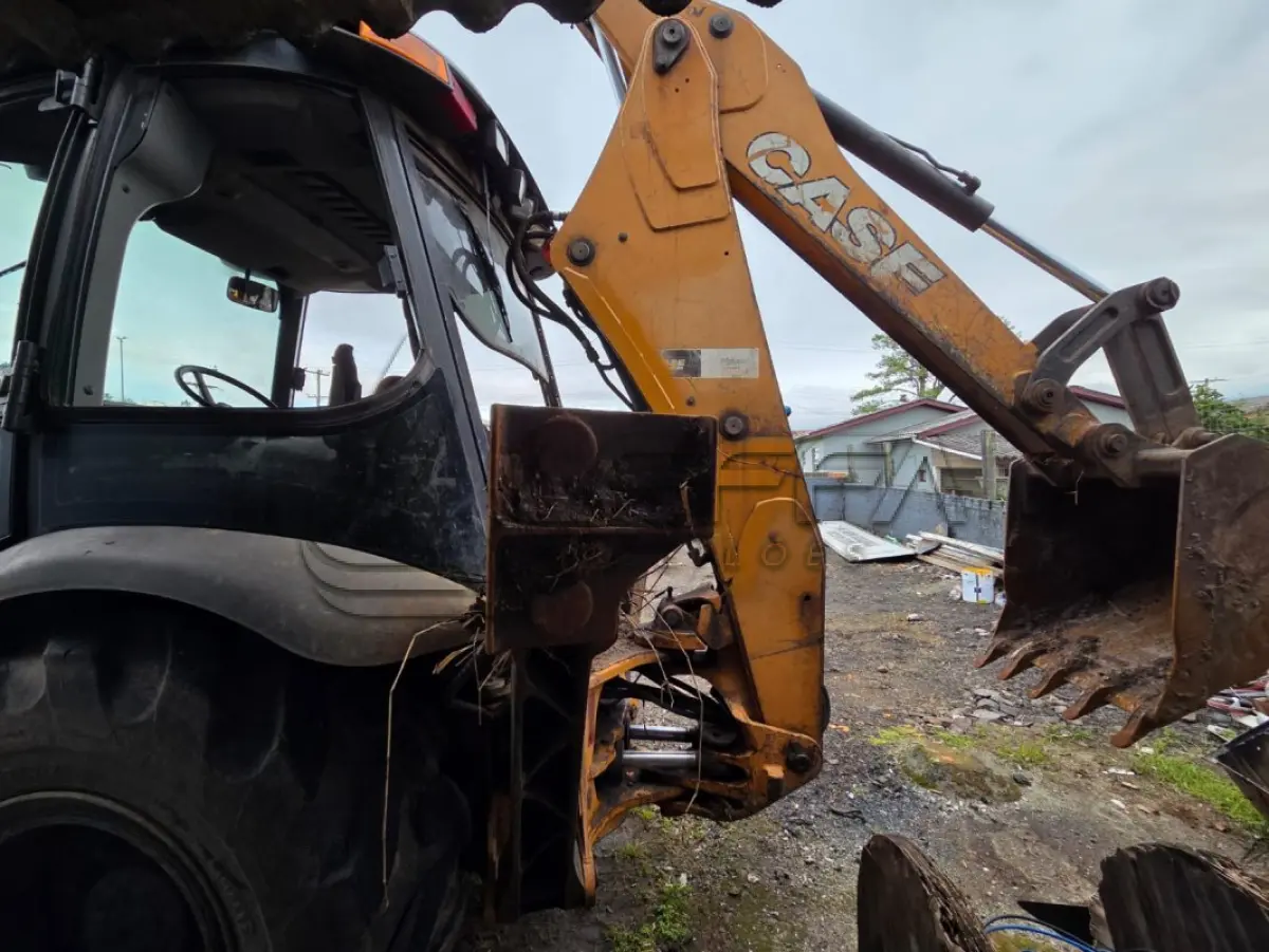 LOTE 012 - RETROESCAVADEIRA CASE 580N, ANO E MODELO 2018