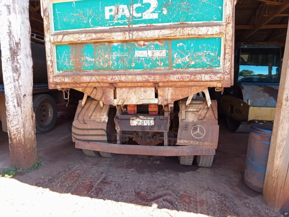 LOTE 004 - CAMINHAO CAÇAMBA BASCULANTE MERCEDES-BENZ/ATRON-2729-K-6X4-2P, ANO: 2014, DIESEL
