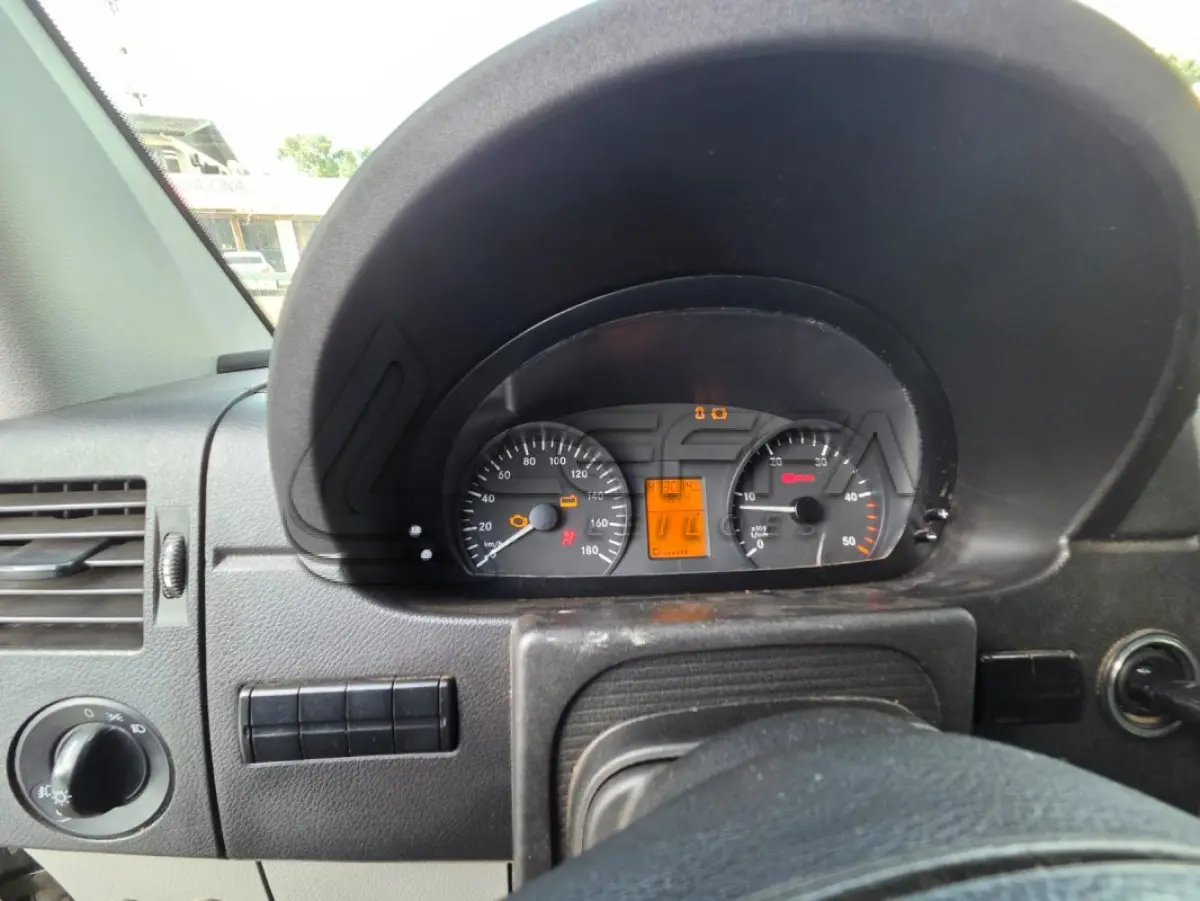 LOTE 007 - UMA AMBULÂNCIA MB SPRINT ANO 2018 E MODELO 2019, PLACAS IZF7A09