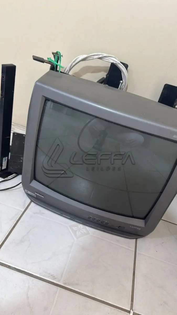 LOTE 009 - SUCATAS DE ELETRÔNICOS E INFORMATICA