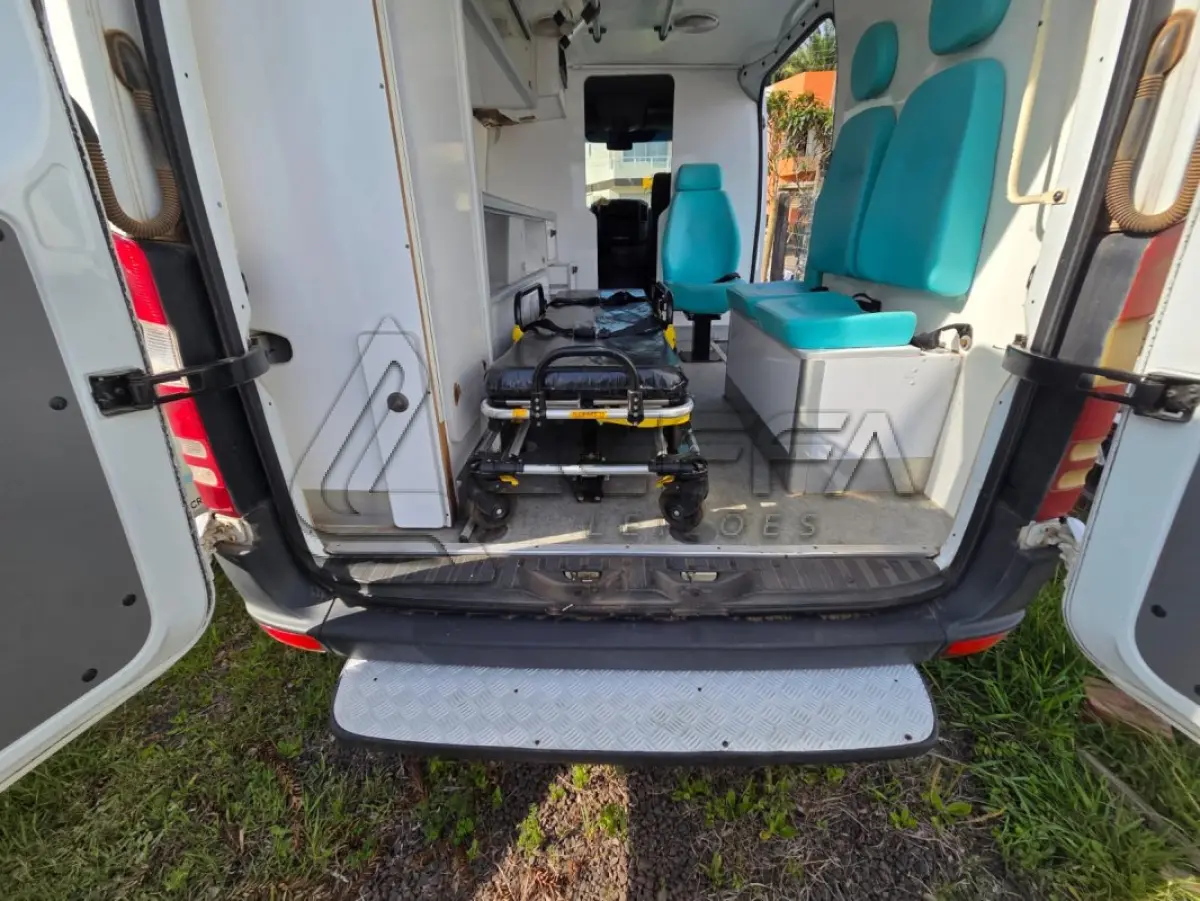 LOTE 007 - UMA AMBULÂNCIA MB SPRINT ANO 2018 E MODELO 2019, PLACAS IZF7A09