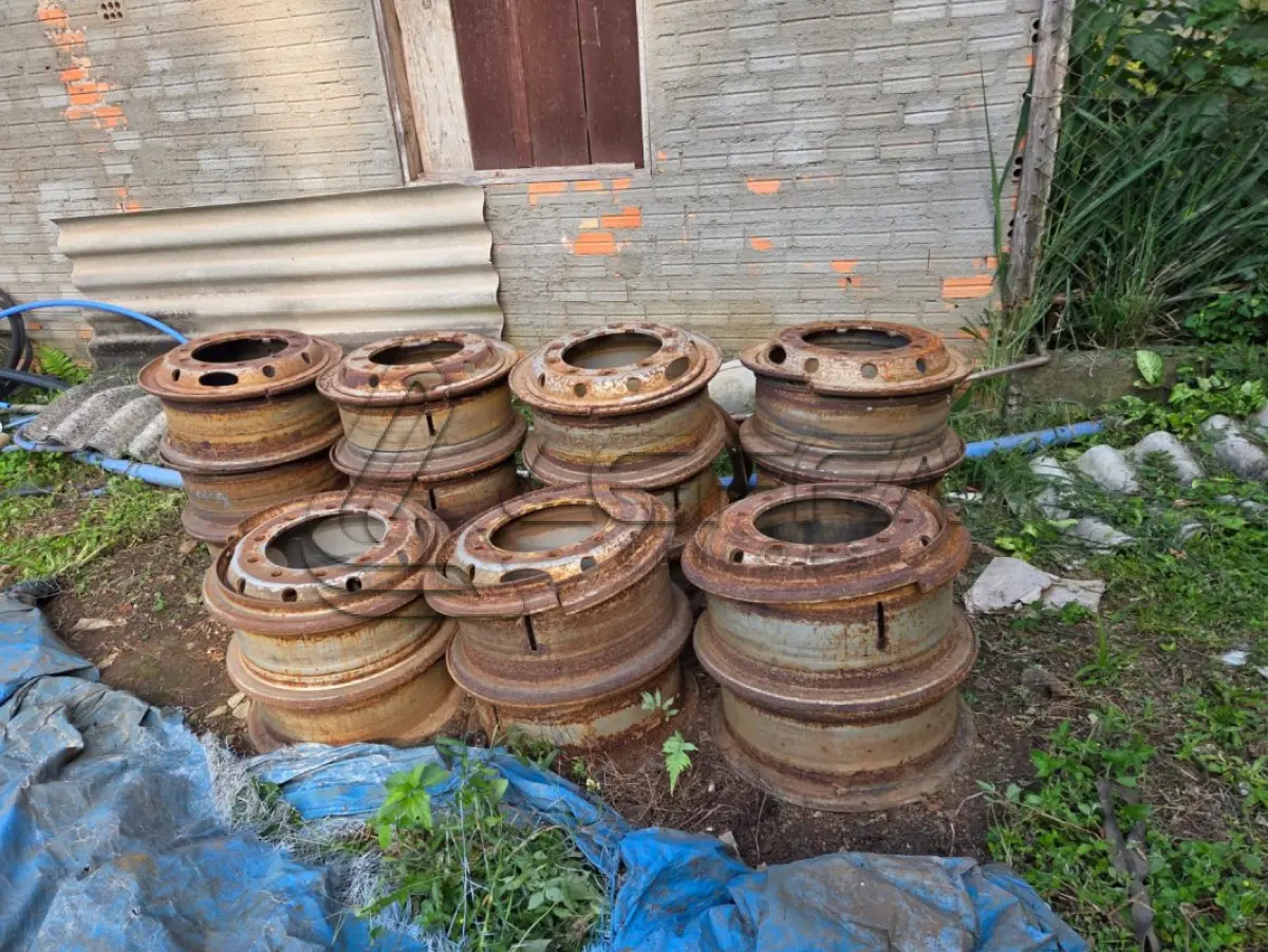 LOTE 011 - SUCATAS DE RODAS
