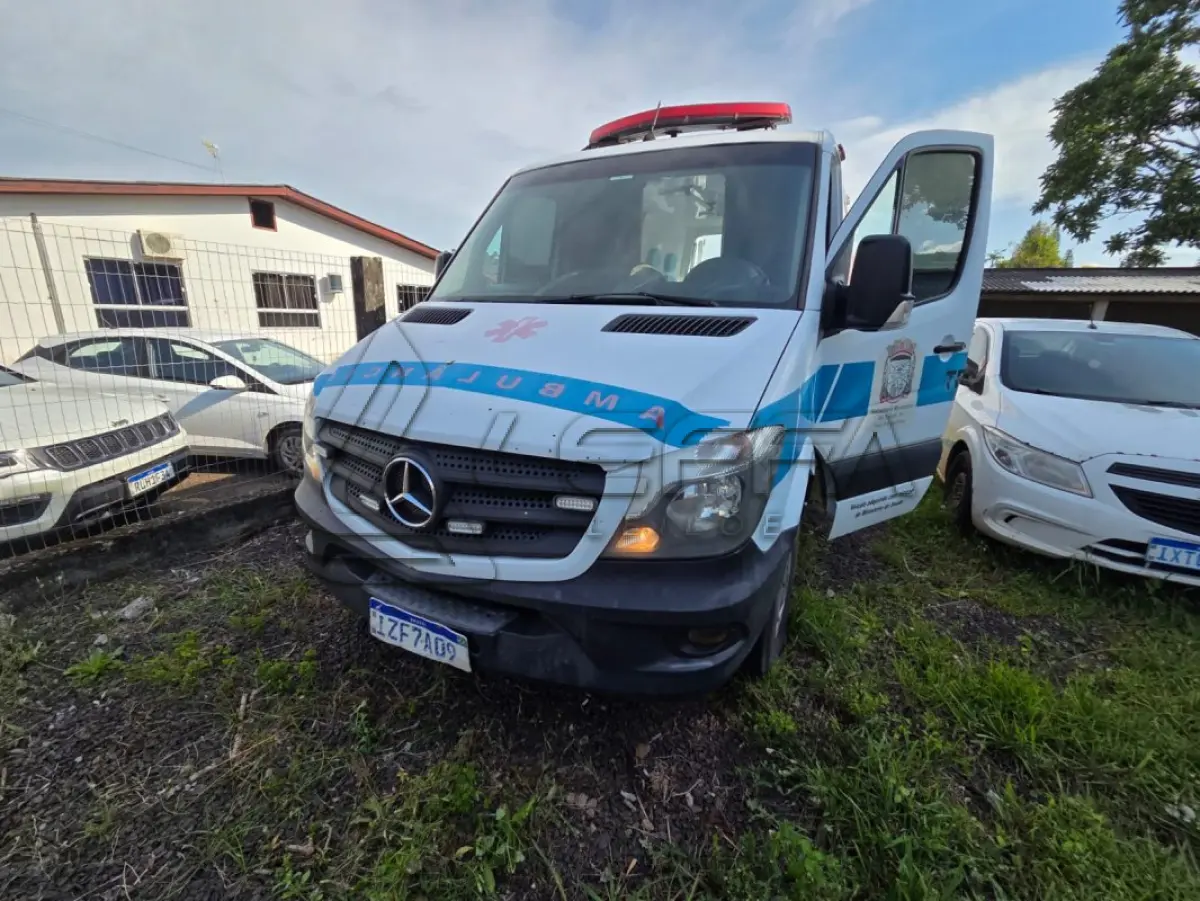 LOTE 007 - UMA AMBULÂNCIA MB SPRINT ANO 2018 E MODELO 2019, PLACAS IZF7A09