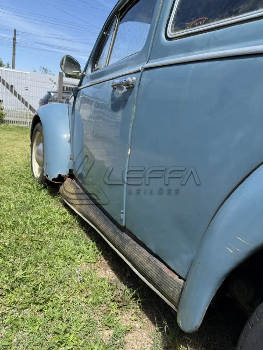 LOTE 001 - UM VEÍCULO VW/FUSCA 1300, COR AZUL, PLACAS IHX1A15, ANO/MODELO 1967/1967, RENAVAM  583866727