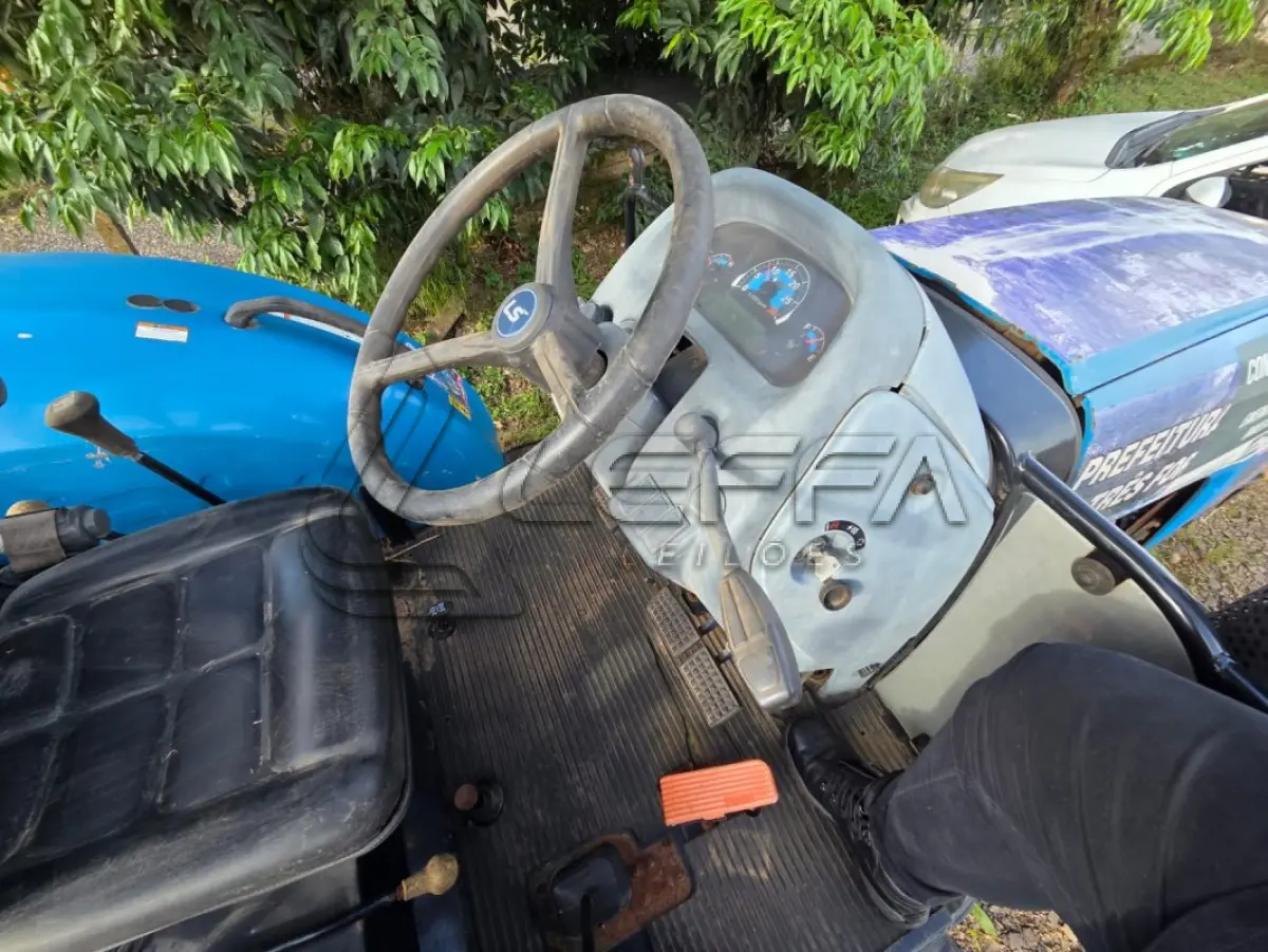 LOTE 005 - UM TRATOR LS U 80 ANO E MODELO 2020