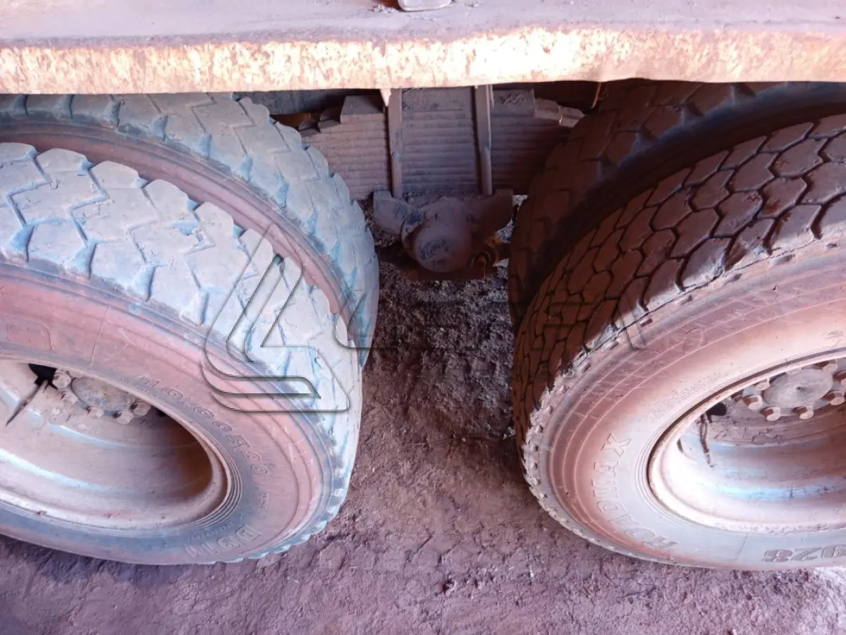 LOTE 004 - CAMINHAO CAÇAMBA BASCULANTE MERCEDES-BENZ/ATRON-2729-K-6X4-2P, ANO: 2014, DIESEL