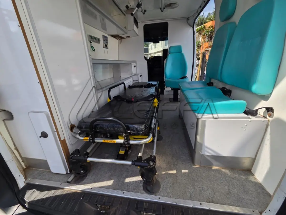 LOTE 007 - UMA AMBULÂNCIA MB SPRINT ANO 2018 E MODELO 2019, PLACAS IZF7A09