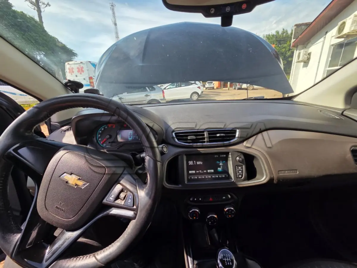 LOTE 008 - UM VEÍCULO GM PRISMA 1.4 MT LTZ ANO E MODELO 2017, PLACAS IXU2C55
