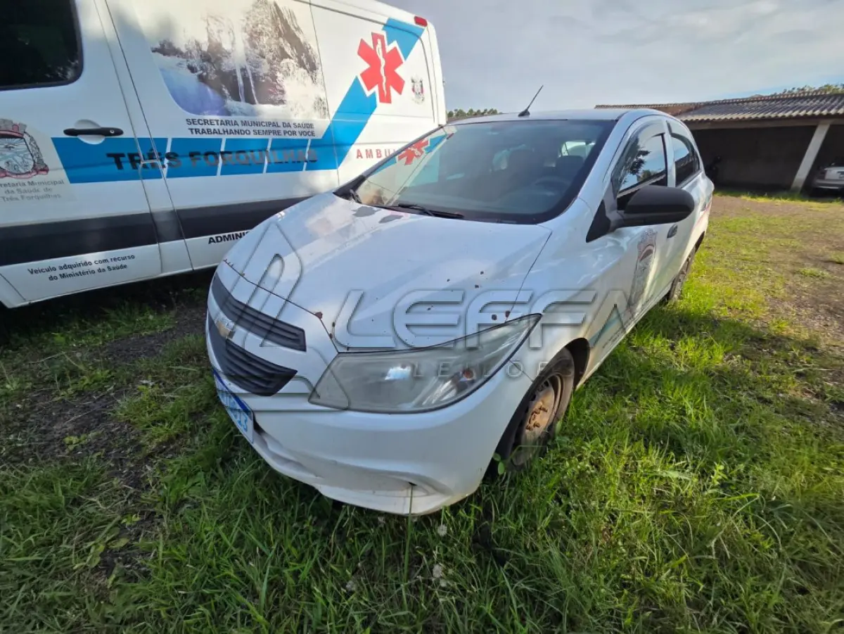 LOTE 006 - UM VEÍCULO GM ONIX 1.0 MT JOYE ANO E MODELO 2017, PLACAS IXT0B13
