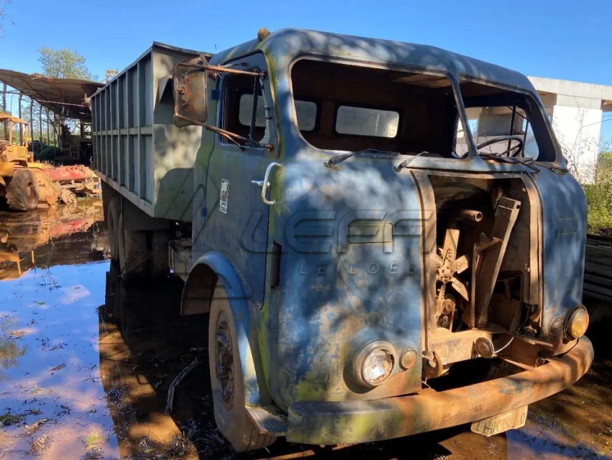 LOTE 003 - Caminhão; Marca: FIAT; Modelo: FNM; Placa: IHK-5240; Ano de Fabricação: 1965