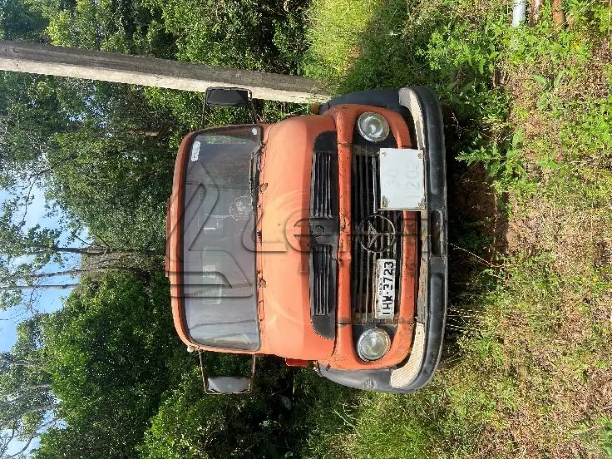 LOTE 007 - Caminhão; Marca: Mercedez Benz; Modelo: 1113; Número de Chassi: 34403212417942; Ano de Fabricação: 1979; Placa: IHW-3723