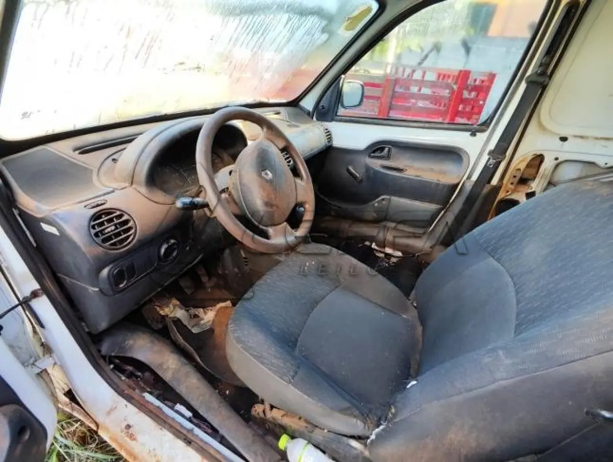 LOTE 005 - CAMIONETE FURGÃO RENAULT KANGOO EXPRESS 1.6